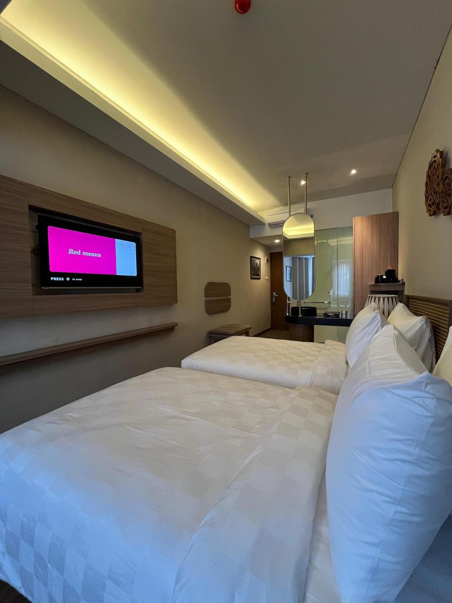 Hotel Ramada By Wyndham Yogyakarta Sleman  Exterior foto